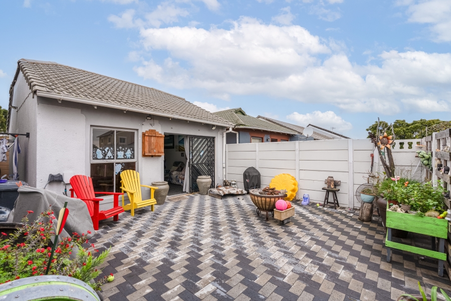 2 Bedroom Property for Sale in Thornton Western Cape